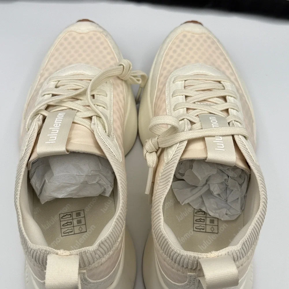 Lululemon CrossCity Sneaker Women Size 9 Light Ivory White Mesh Suede LW9FOXS